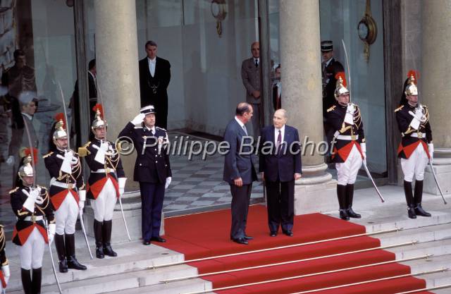 elysee 21.JPG - Francois Mitterand et Jacques Chirac lors de la passation de pouvoirPrésidentielle 1995Palais de l'ElyséeParisFrance